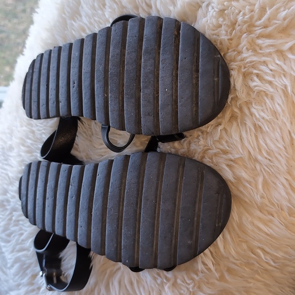 Host Pick 😊 American Eagle women's lug sandal with ankle strap - Picture 5 of 5